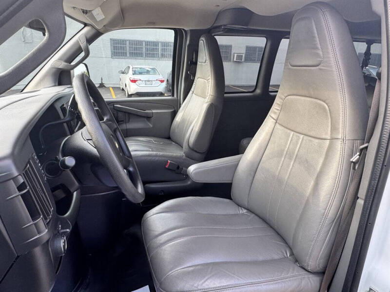 2018 Chevrolet Express LS 3500