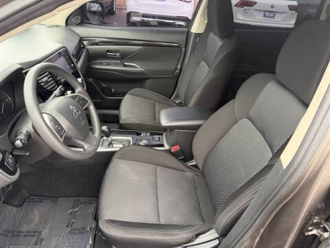 2020 Mitsubishi Outlander ES