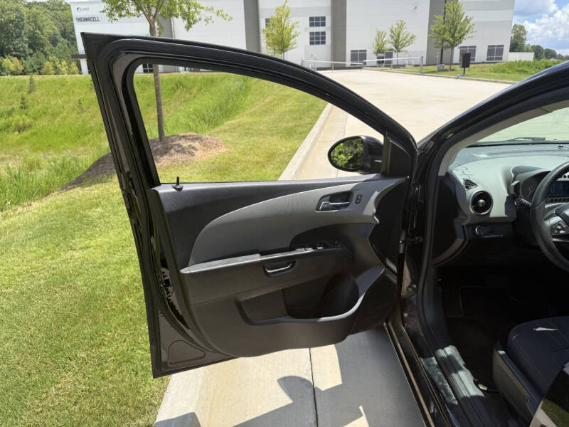 2016 Chevrolet Sonic LT Auto