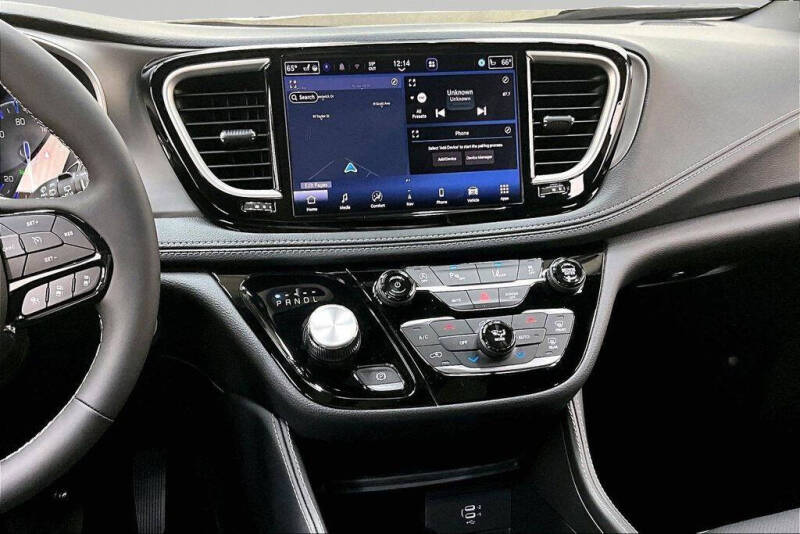 2027 Chrysler Pacifica Limited