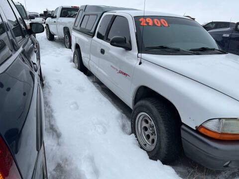 1999 Dodge Dakota for sale at BELOW BOOK AUTO SALES in Idaho Falls ID