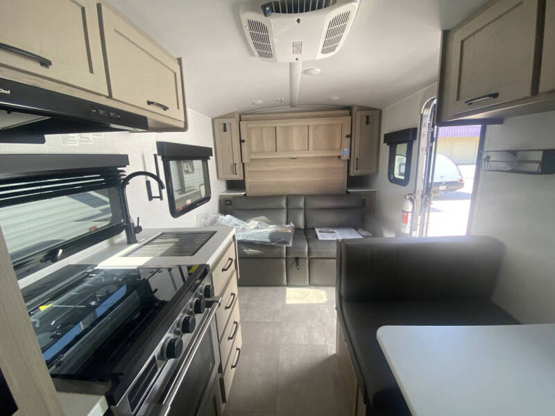 2025 Flagstaff E-PRO 19FD