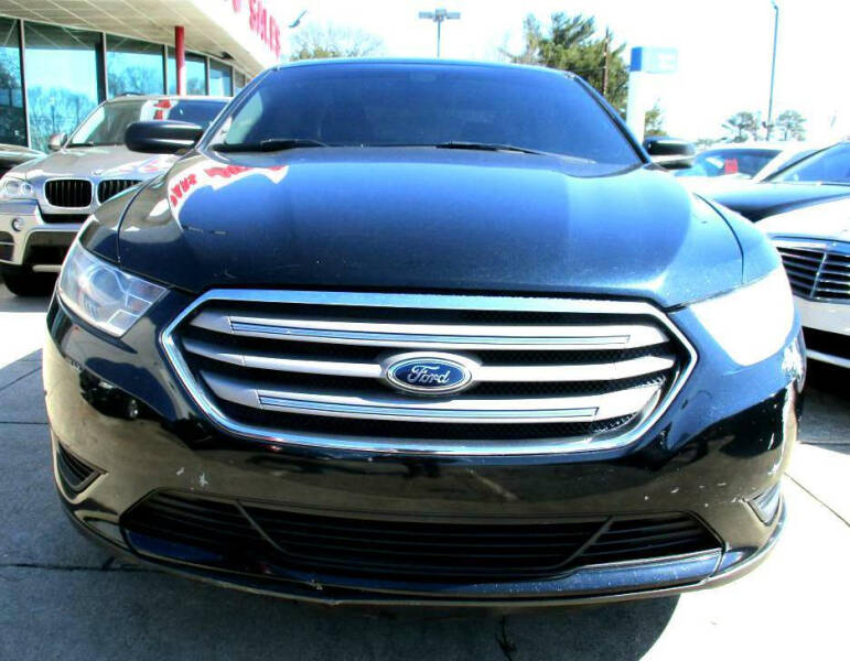 2014 Ford Taurus SE