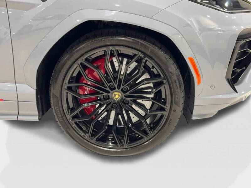 2025 Lamborghini Urus SE