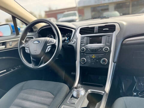 2017 Ford Fusion SE