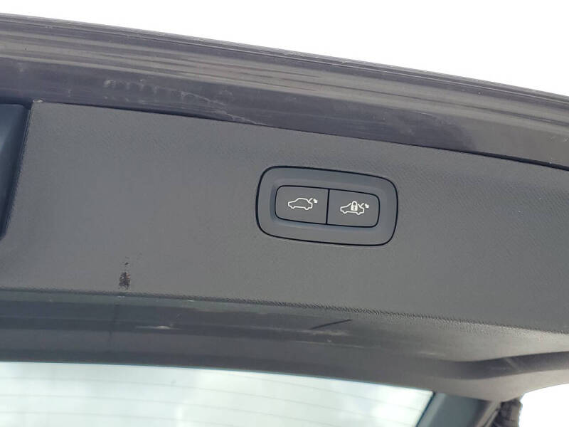 2024 Volvo XC90 B5 Core Bright Theme