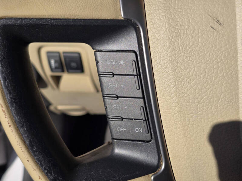 2012 Lincoln MKZ Base photo 23