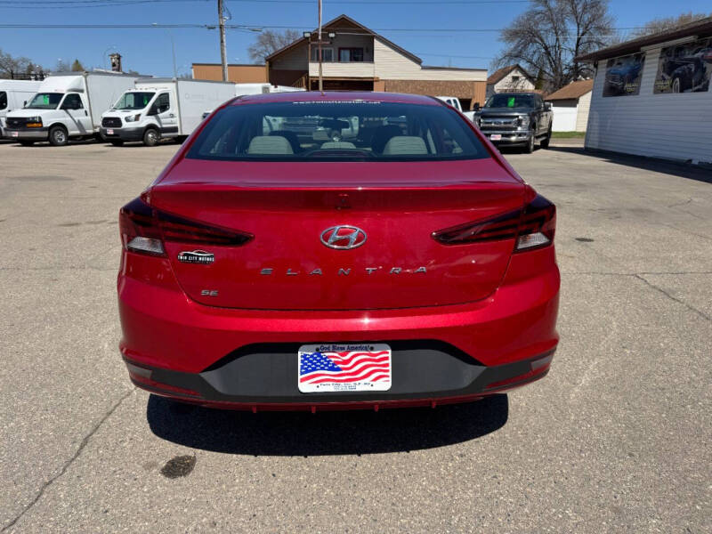 2019 Hyundai Elantra SE