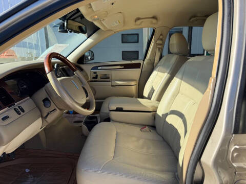 2008 Lincoln Town Car Signature Limited