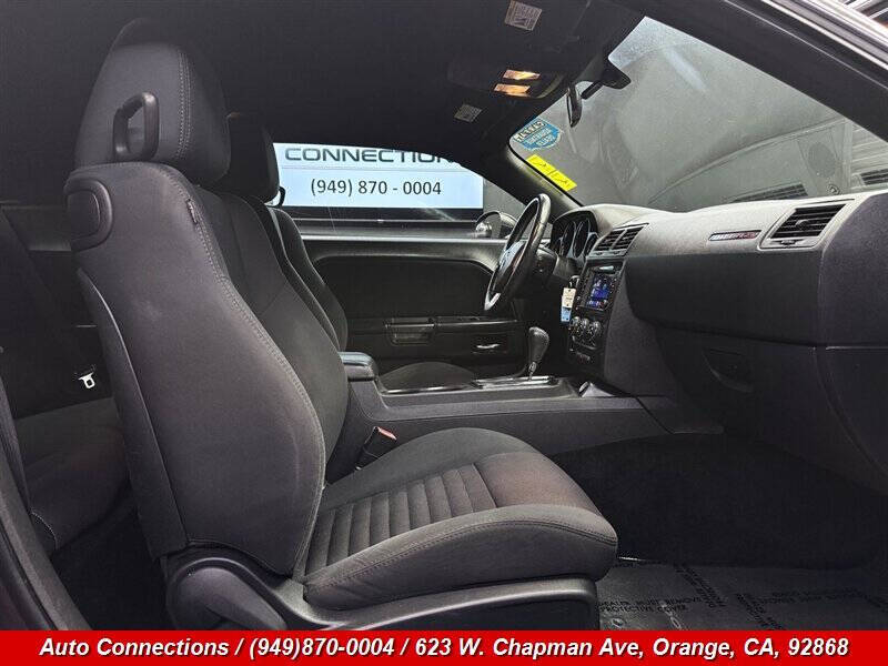 2013 Dodge Challenger SXT