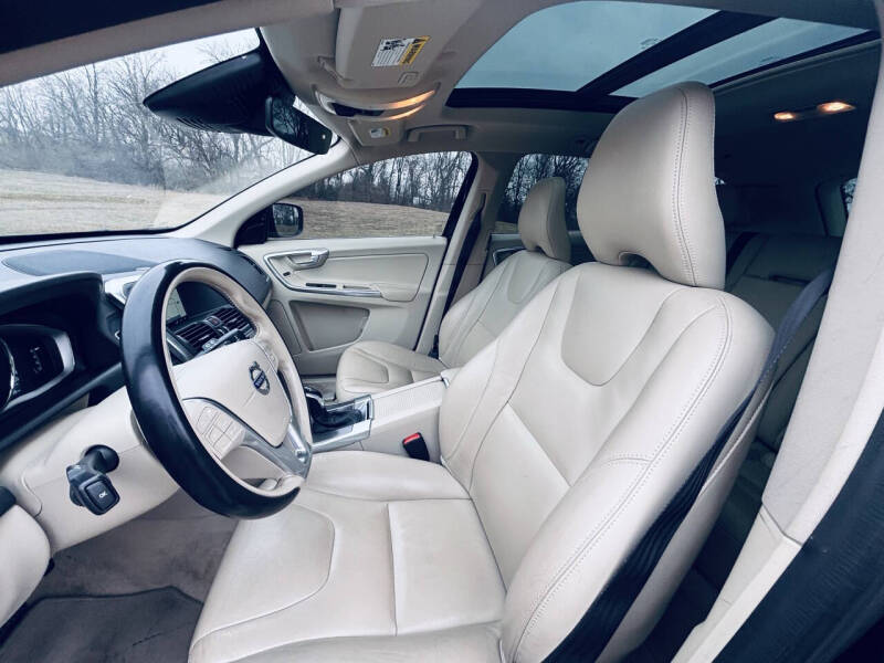 2015 Volvo XC60 T5 Drive-E Platinum