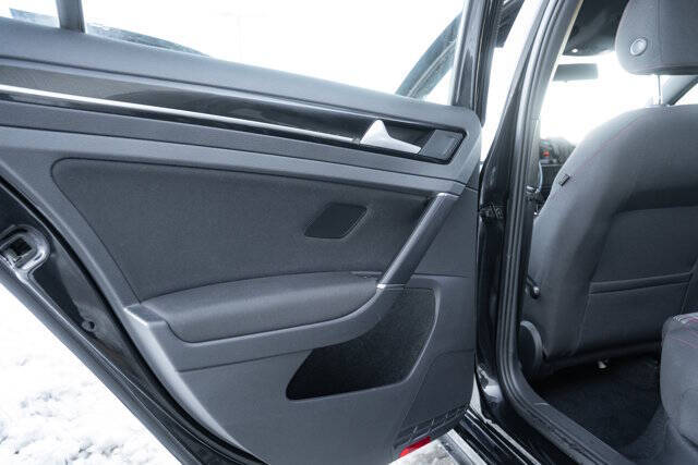 2017 Volkswagen Golf GTI S