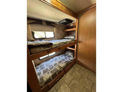 2009 Freightliner MC Chassis