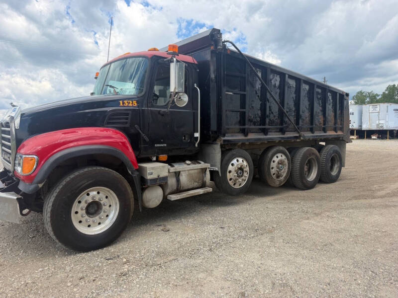 2005 Mack CV713