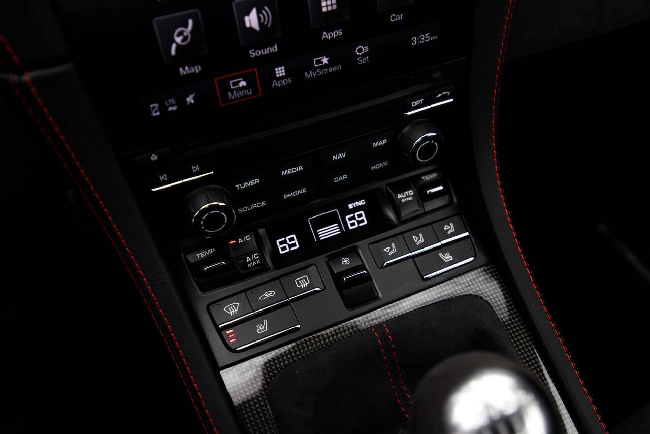 2021 Porsche 718 Cayman 27