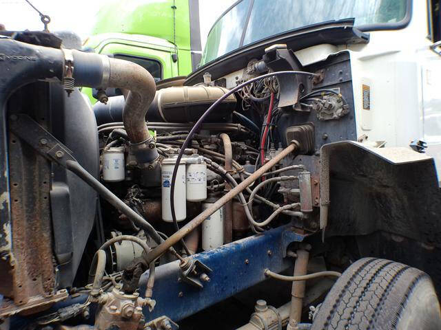 1995 Mack CH613