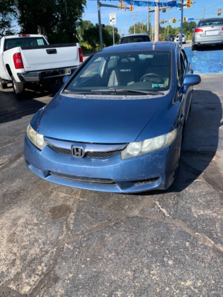 2009 Honda Civic for sale at Chuckie Bizzarro's Fleetwing Auto in Erie, PA