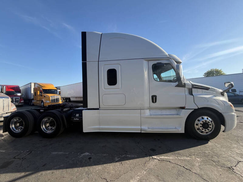 2022 Freightliner Cascadia