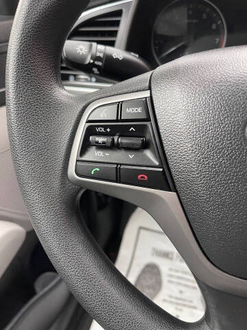 2017 Hyundai Elantra SE