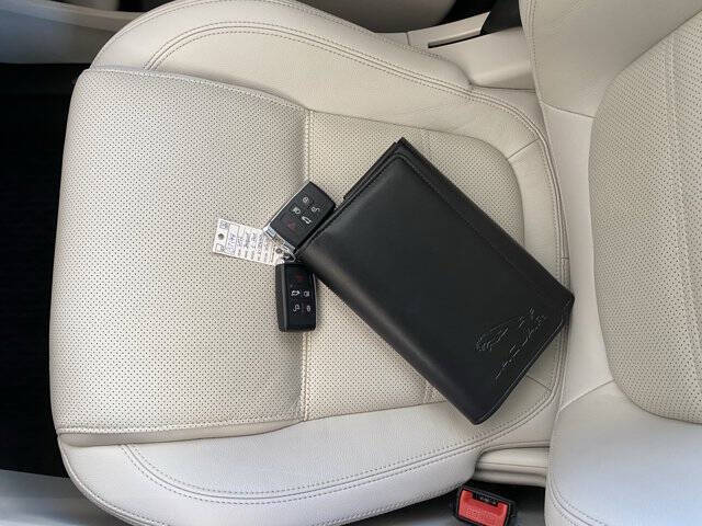 2022 Jaguar E-PACE P250 SE