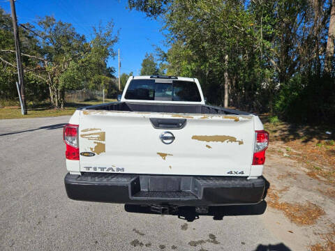 2017 Nissan Titan SV