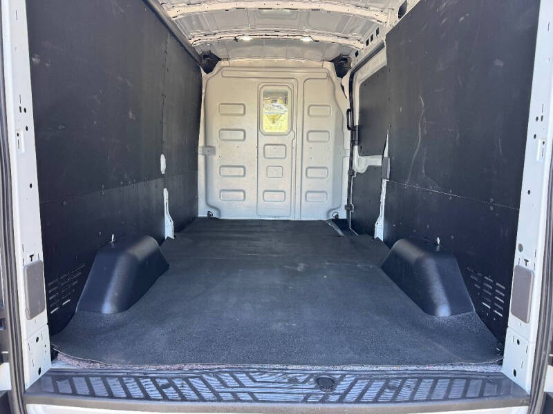 2025 Ford Transit 250