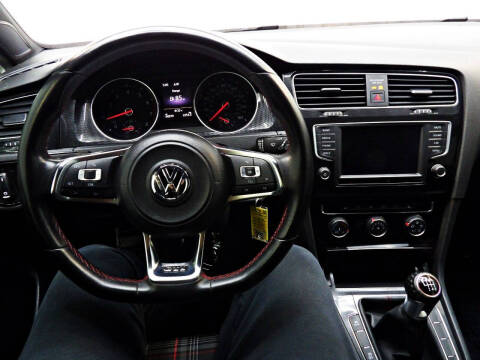 2016 Volkswagen Golf GTI S