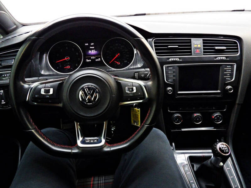 2016 Volkswagen Golf GTI S