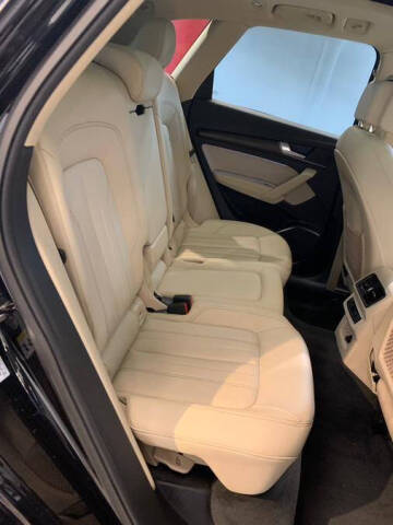 2023 Audi Q5 quattro Premium 40 TFSI