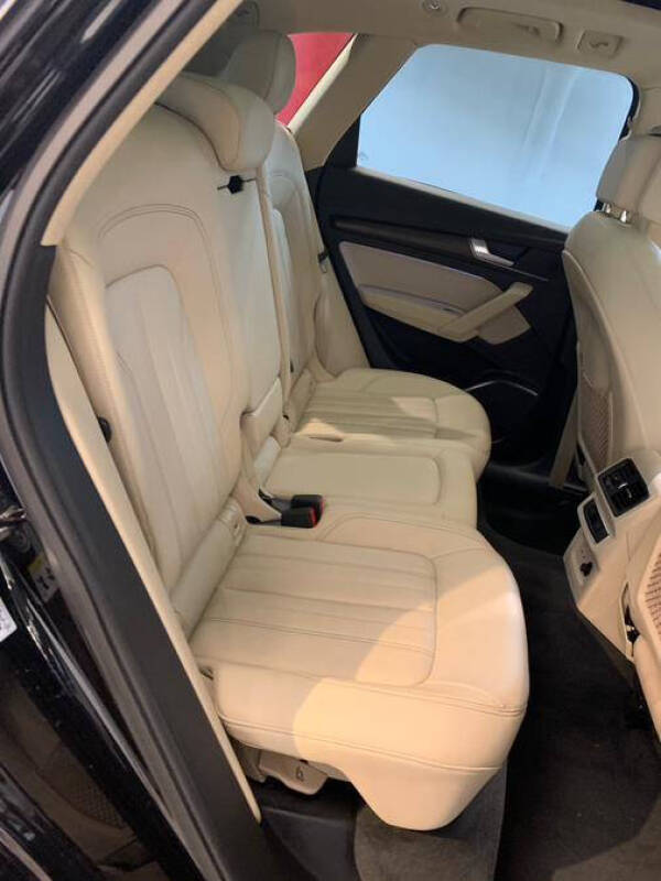 2023 Audi Q5 quattro Premium 40 TFSI