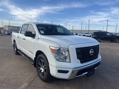 2021 Nissan Titan SV
