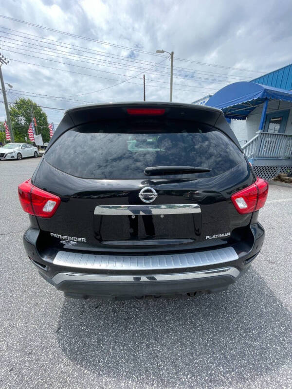2017 Nissan Pathfinder Platinum