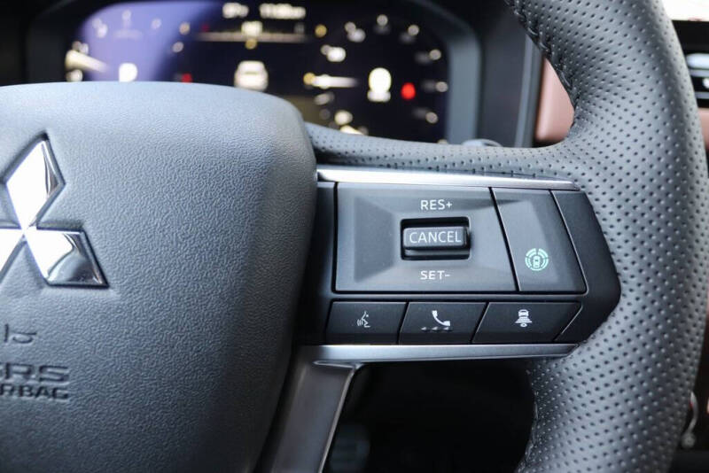 2025 Mitsubishi Outlander SEL