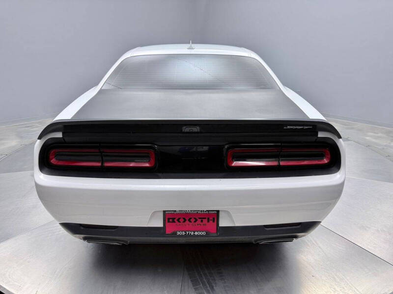 2016 Dodge Challenger SRT 392