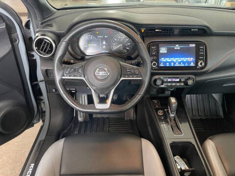 2021 Nissan Kicks SR