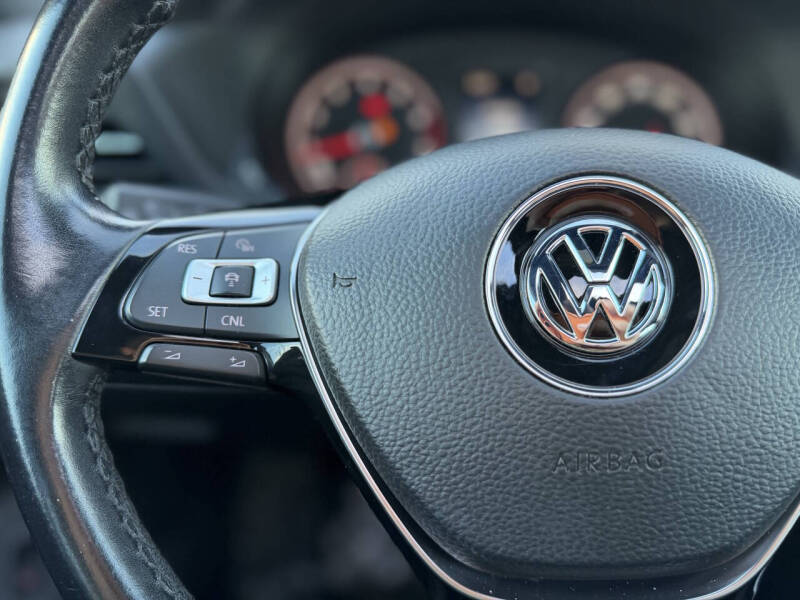 2021 Volkswagen Passat R-Line