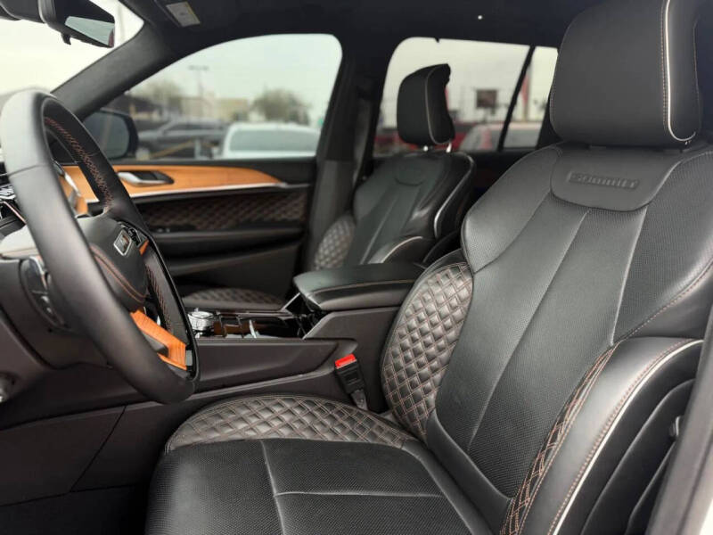 2025 Jeep Grand Cherokee Summit Reserve
