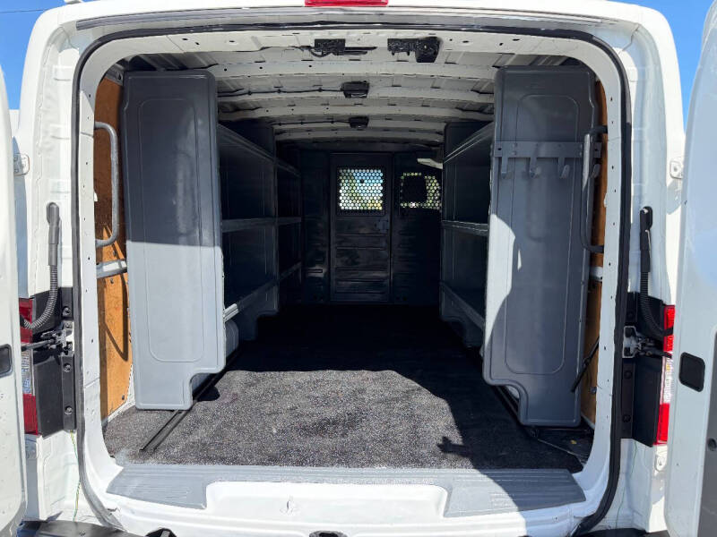 2016 Nissan NV 2500 HD S