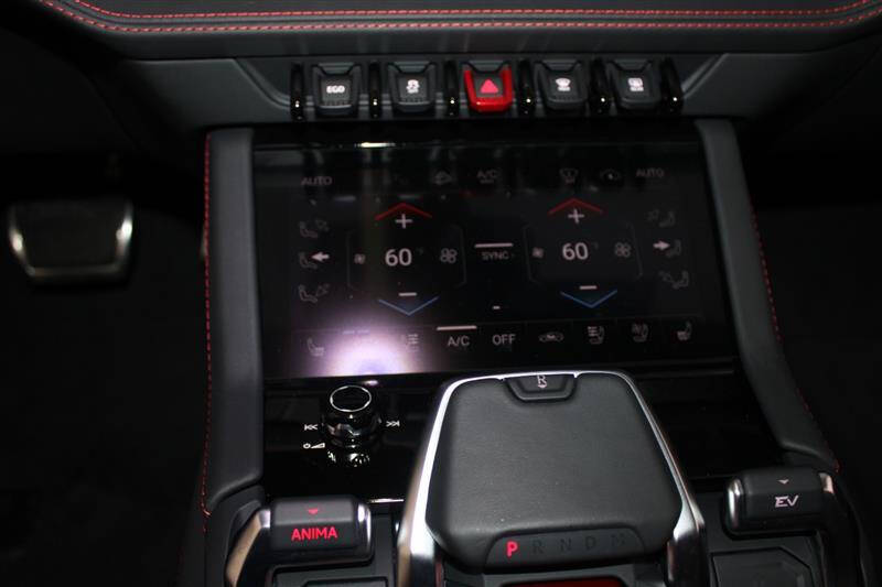 2025 Lamborghini Urus SE