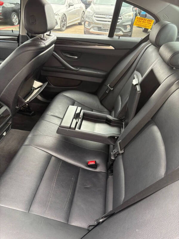 2015 BMW 5 Series 528i