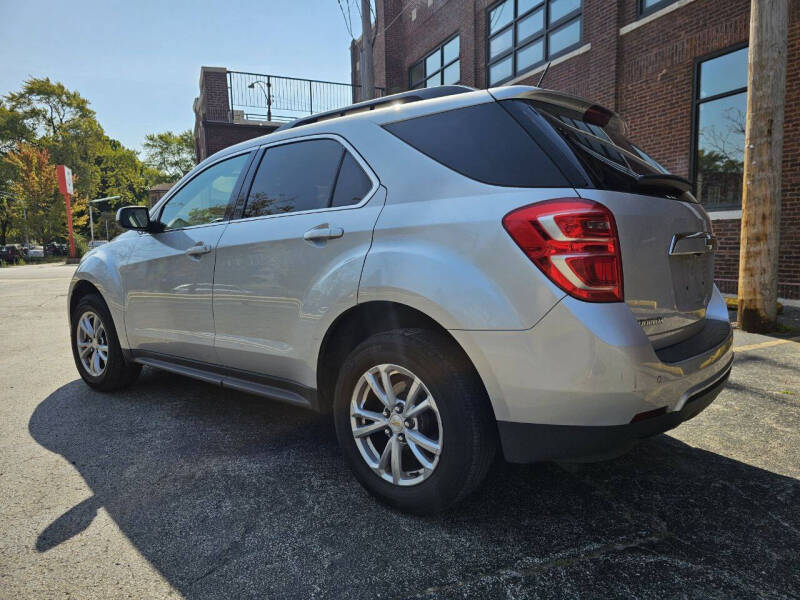 2017 Chevrolet Equinox LT photo 4