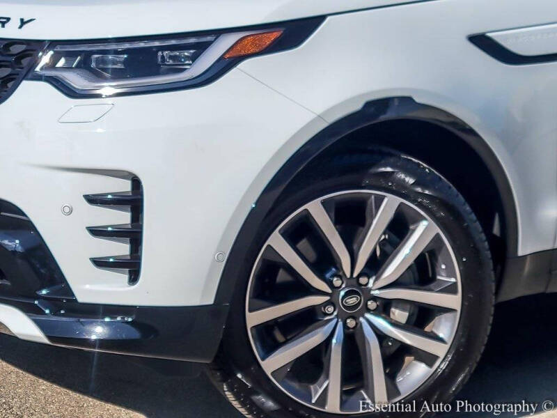 2024 Land Rover Discovery P300 Dynamic SE