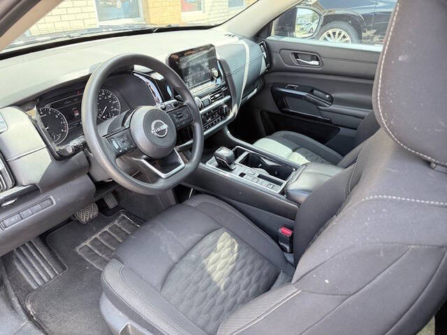 2022 Nissan Pathfinder S