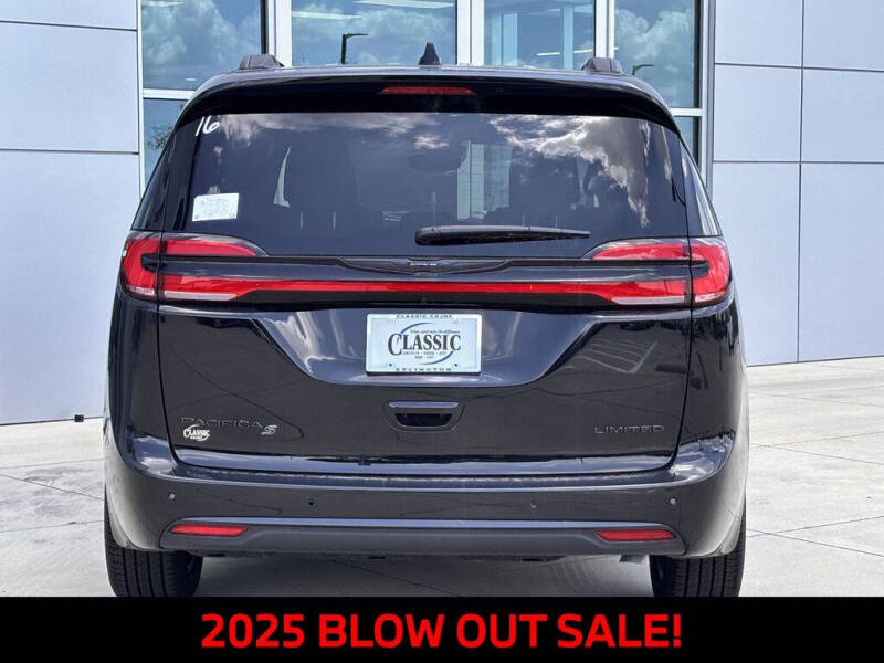 2025 Chrysler Pacifica Limited