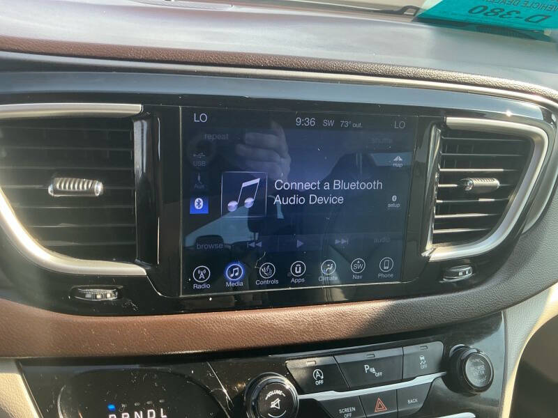 2017 Chrysler Pacifica Touring-L