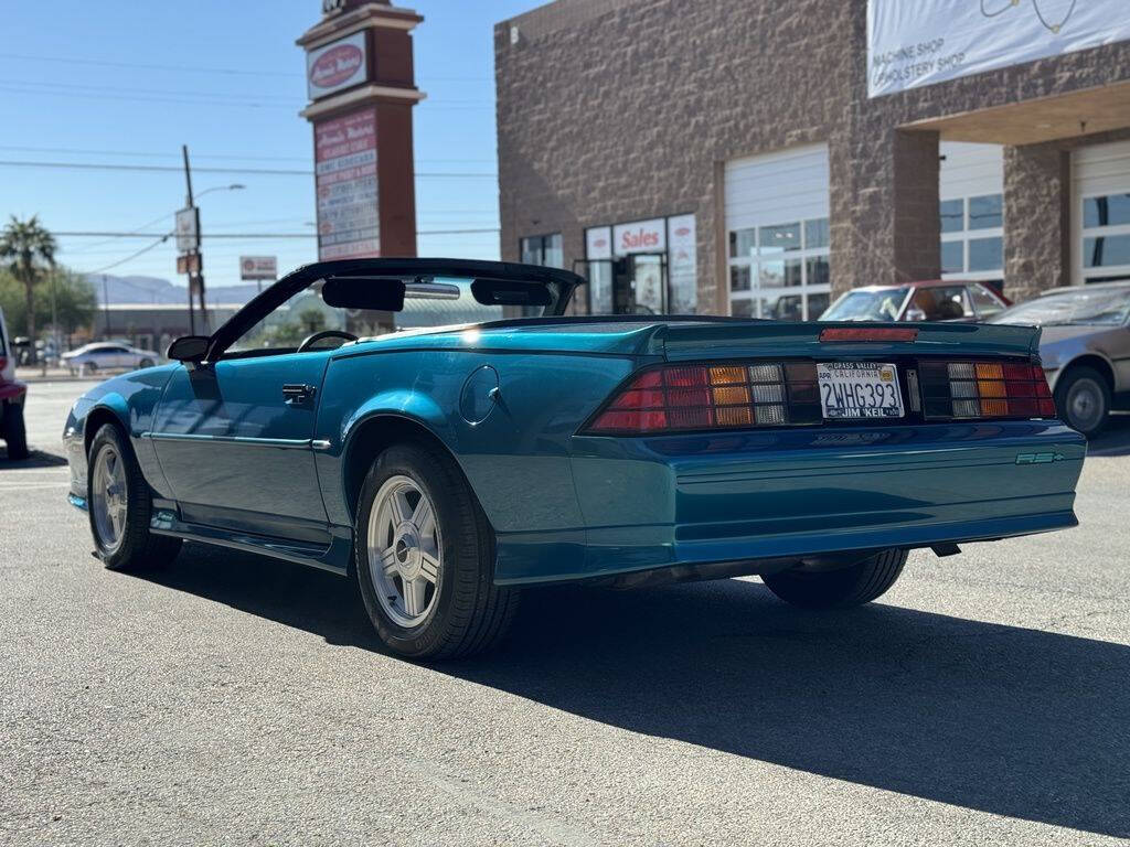 1991 Chevrolet Camaro 21