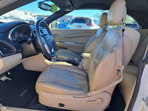 2013 Chrysler 200 Limited