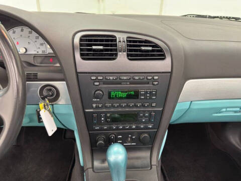 2002 Ford Thunderbird Deluxe