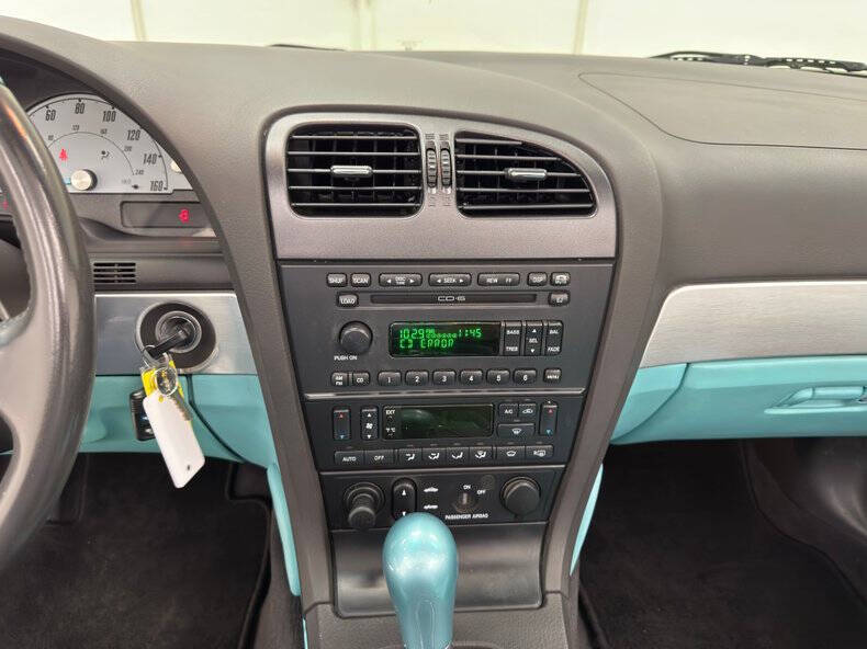 2002 Ford Thunderbird Deluxe
