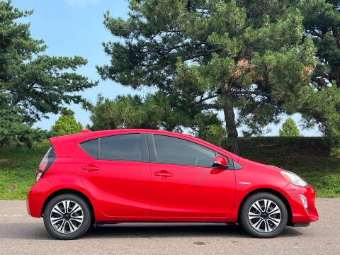 2016 Toyota Prius c Three